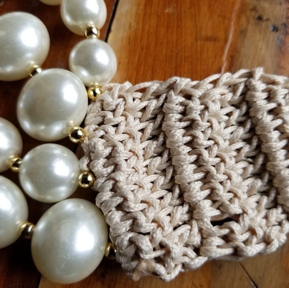 🦪Beige Pearlized Beaded Necklace & Earring Set - Picture 6 of 16